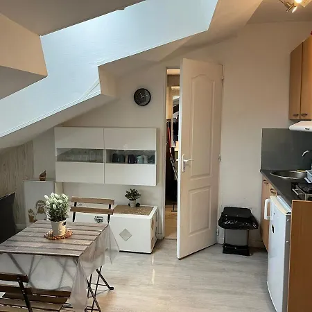 Charming Near Sanctuary Apartment